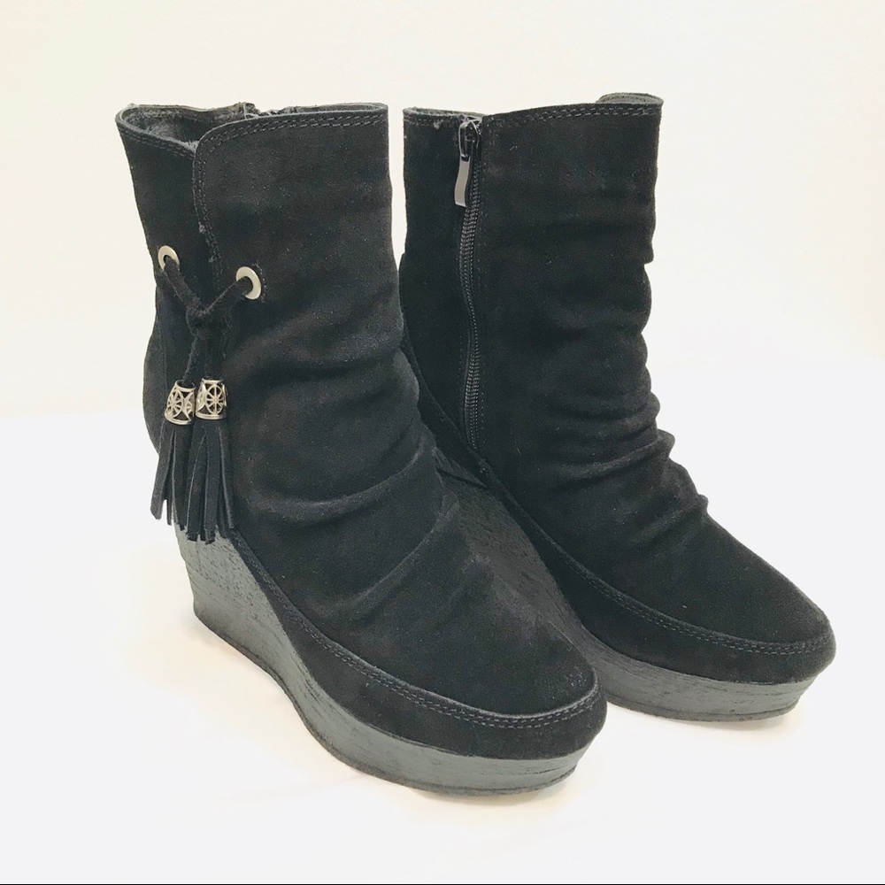 Sbicca wedge platform ankle boots with fringe- 6.5